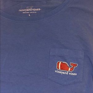 long sleeve vineyard vines football tee!